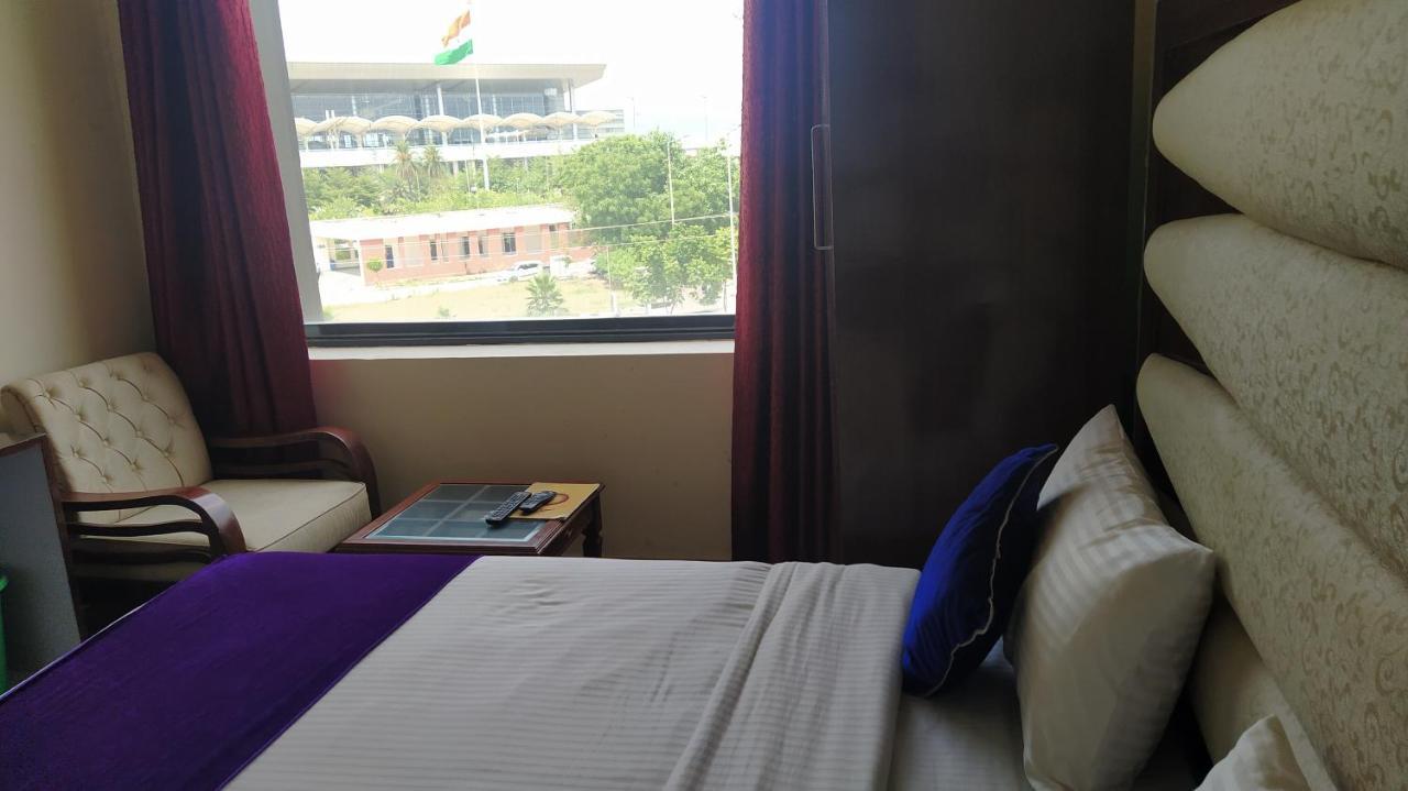 Hotel Eurasia Mohali International Airport Zirakpur Exterior photo