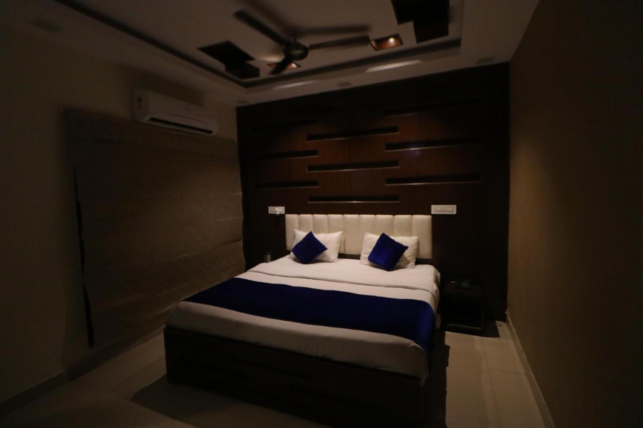 Hotel Eurasia Mohali International Airport Zirakpur Exterior photo